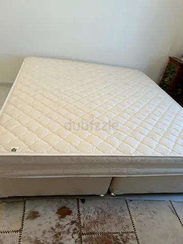 Guest bedroom v clean king firmmattress + base. Always used with mattress protector.  Excellent con
