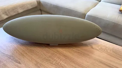 Bowers and Wilkins zeppelin