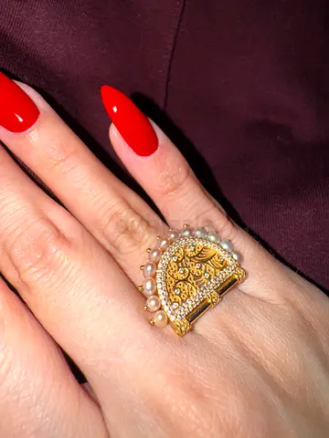 18 KT GOLD RING