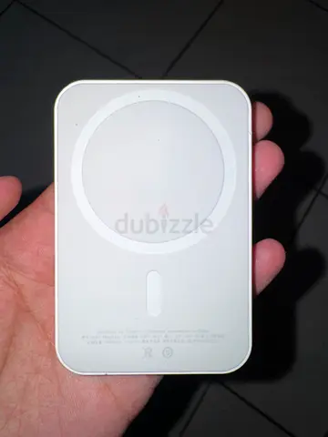 Magesafe Apple battery pack