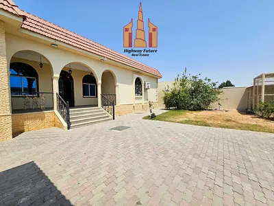 4 Bed room Hall Majlis maids room gardan parking single floor for commercial on the main road