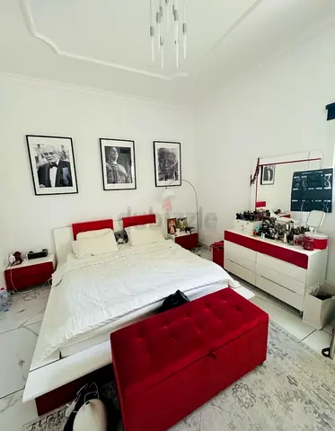 Bedroom furniture set