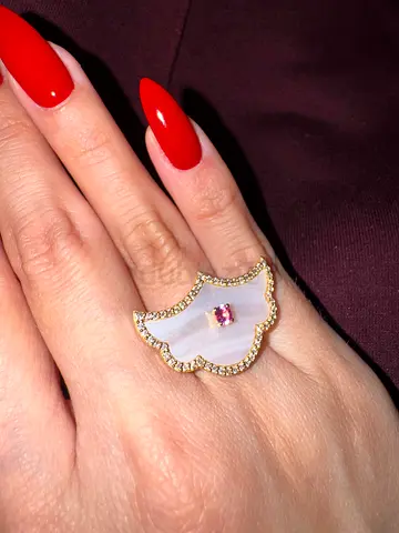 18 KT Gold Ring - Mother of Pearl
