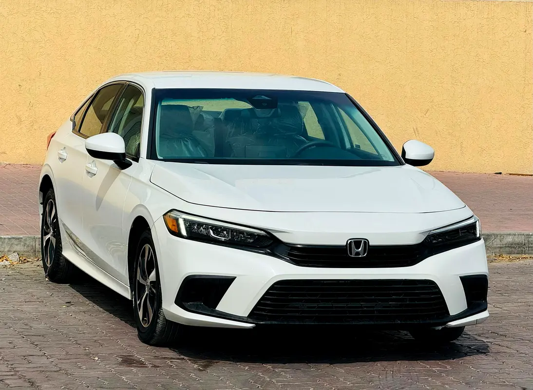 Honda Civic 2023 — photo 1 of 10