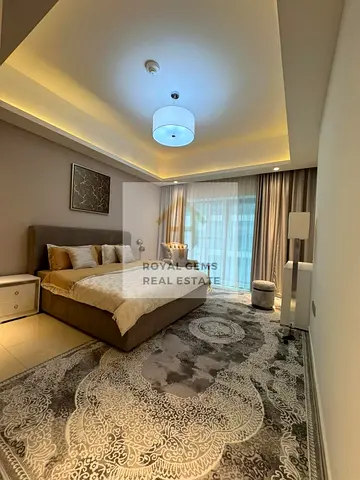 Three bedrooms and a large living room with high-end furnishings and excellent service.
