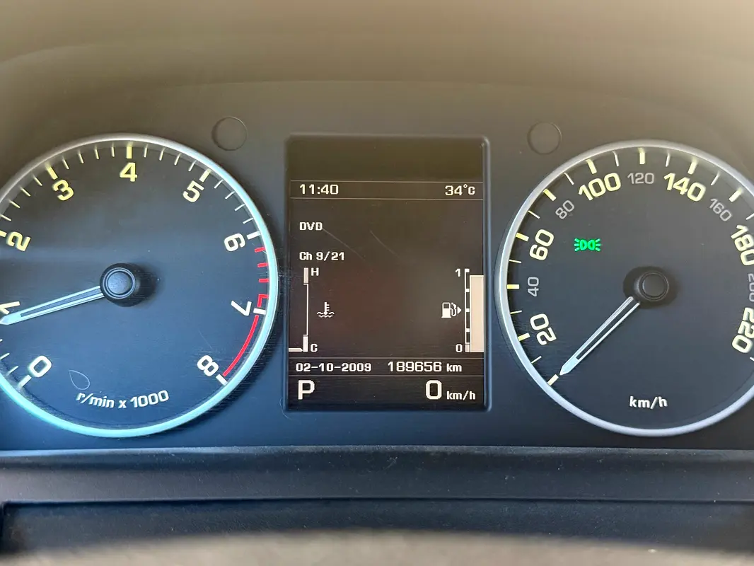 Land Rover LR4 2013 — photo 1 of 6
