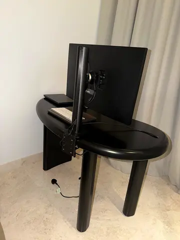 Computer table