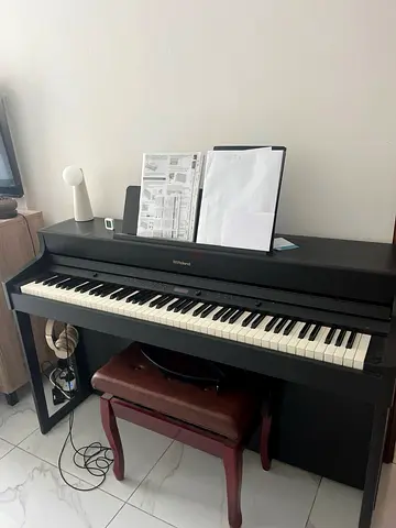 Roland hp-702 premium piano
