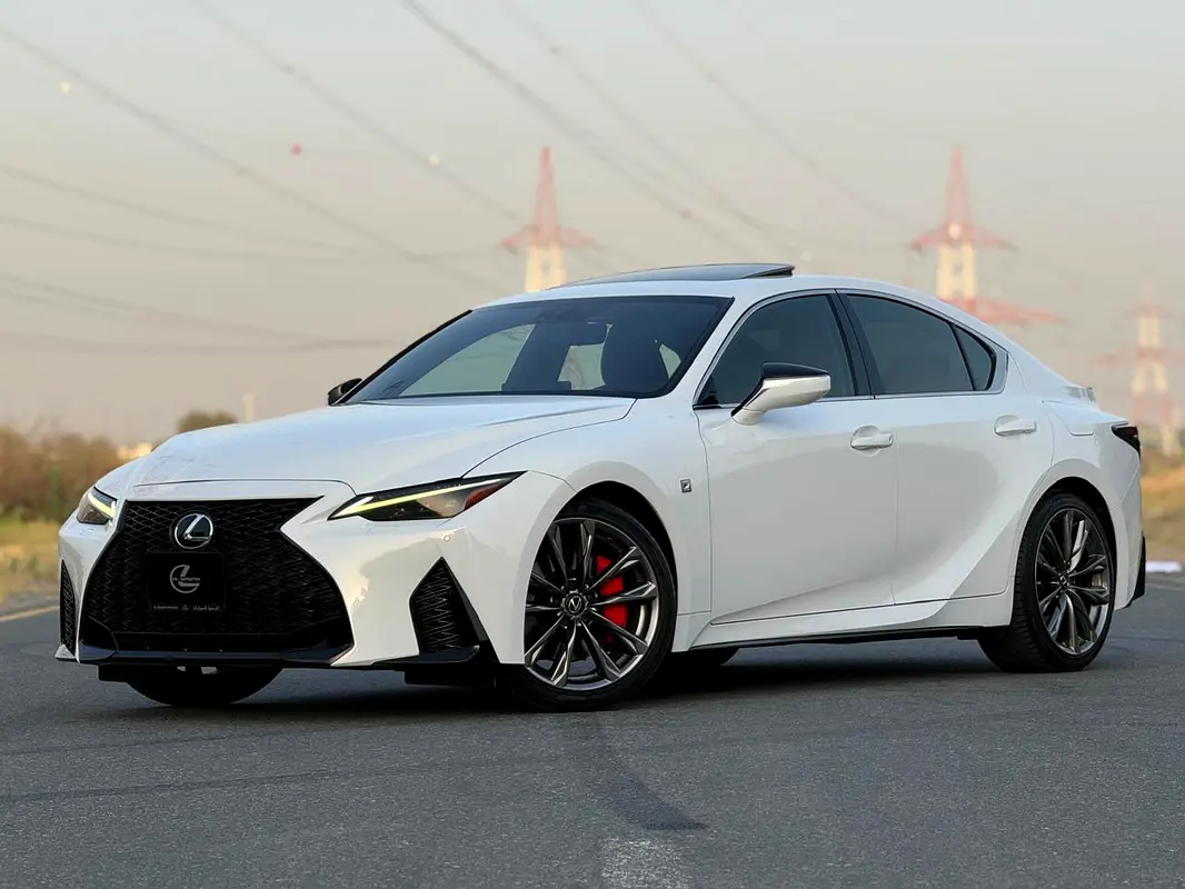 Lexus IS-Series 2022 — photo 1 of 9