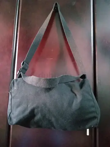 Black canvas shoulder bag - simple everyday tote or gym bag