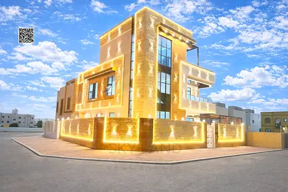 Luxury villa in a prime location, electricity and water included, freehold ownership, negotiable.