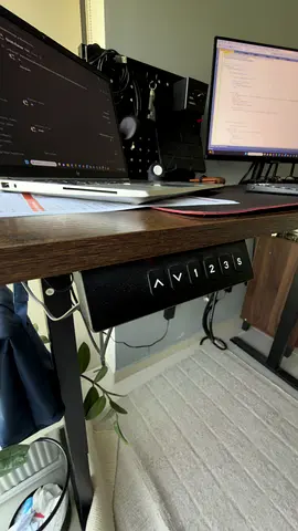 Height adjustable computer desk