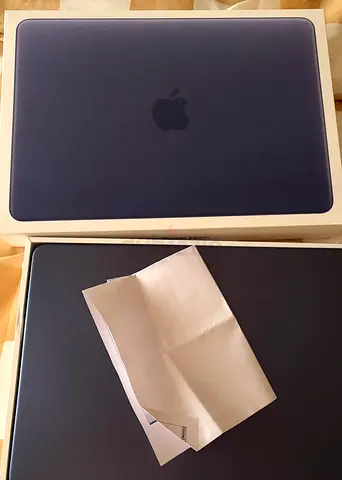 Apple Macbook NEO 8gb 256gb Indigo TDRA open box 2400 AED.