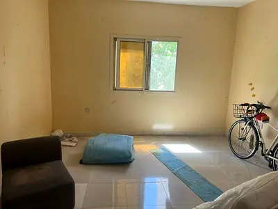 استوديو واسع ومريح مطبخ شبه منفصل إطلالة مفتوحة موقع مميز تسهلات فى الدفعات