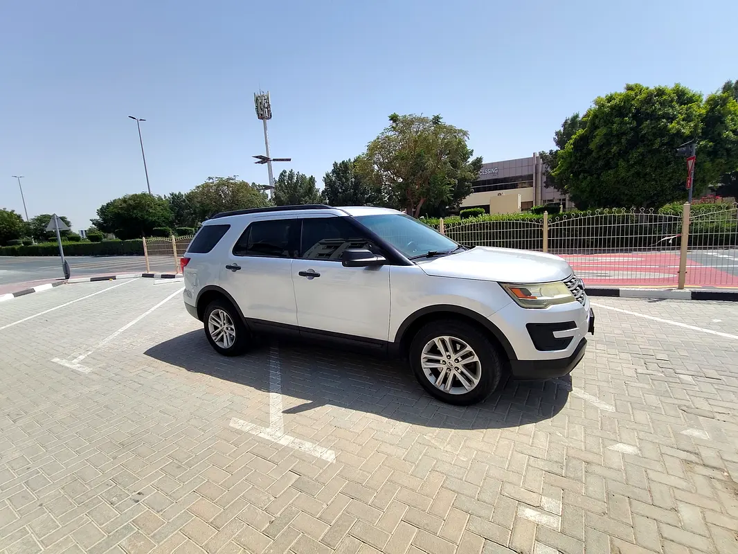 Ford Explorer 2017 — photo 1 of 7