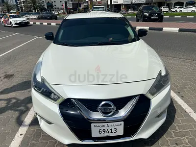 Nissan maxima 2018 very clean