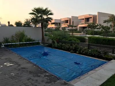 Swimming pool safety net and bubble cover - good condition