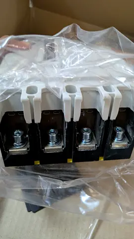 New industrial electrical terminal block / connector assembly (4-pole)