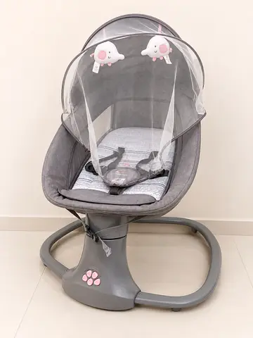 Mastela baby rocker/bassinet mattress pad with straps and charger - used