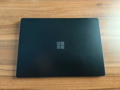 Microsoft Surface Laptop (Black) -i7 12gen-16gb-512gb-15 - Excellent Condition