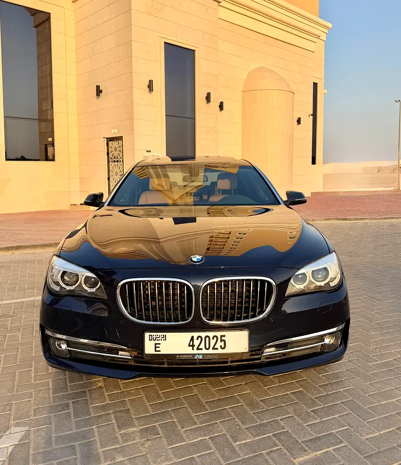 BMW 7-Series 2015 — photo 1 of 20