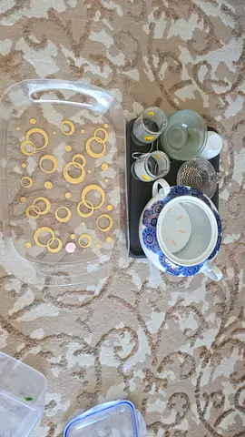 CROCKERY SET