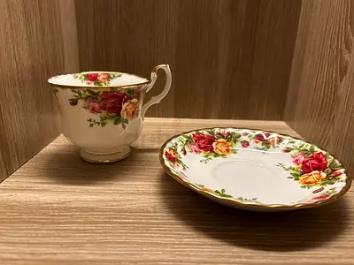 Royal Albert Tea set (1 serving)