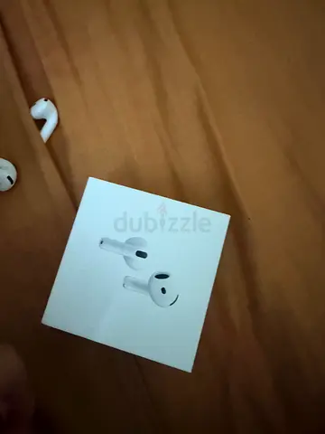 Apple 4 aipods