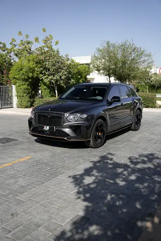 2025 Bentley Bentayga S Black Edition V8 | 1,700 KM | Agency Warranty | Full Options