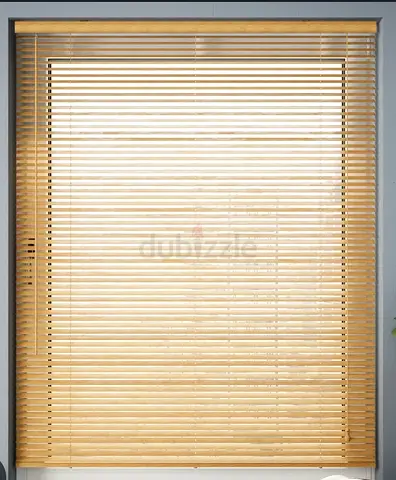 Light Wooden Venetian Blinds - Good Condition (Single Window)