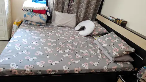 King-size bed set
