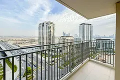 CREEK AND SKYLINE VIEW | PRIME AREA | MODERN