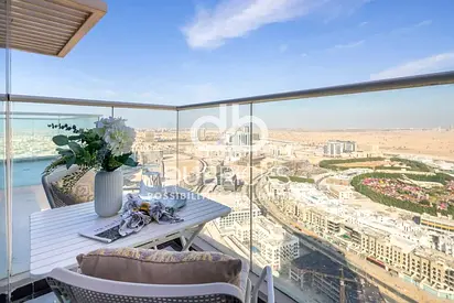 Modern Studio | Smart Living | 12 Cheques | Arjan