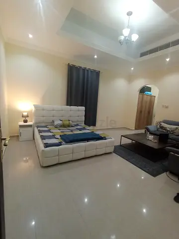 Master room available in al barsha south 2