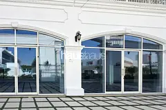 Primium Location | Road Facing | Fully Fitted