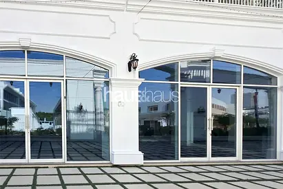 Primium Location | Road Facing | Fully Fitted