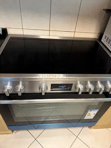 Stainless Steel Electric Ceramic Hob with Oven - Good Condition