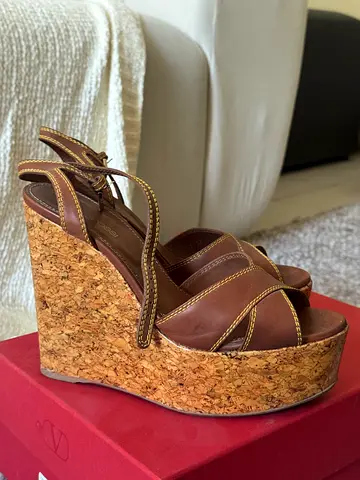 Platform sandals