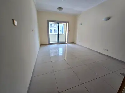 One-bedroom apartment in Al Taawun with 2 balconies, master room, American kitchen and 2 bathrooms, AED 35,000 yearly.