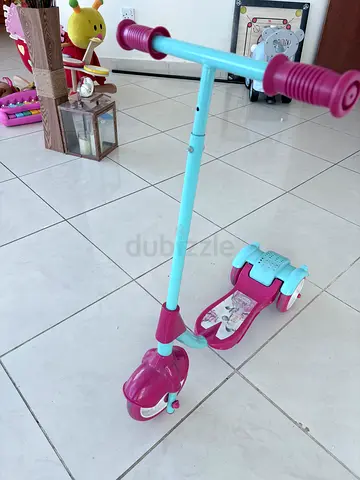 3‑wheel toddler scooter in pink  blue — good condition