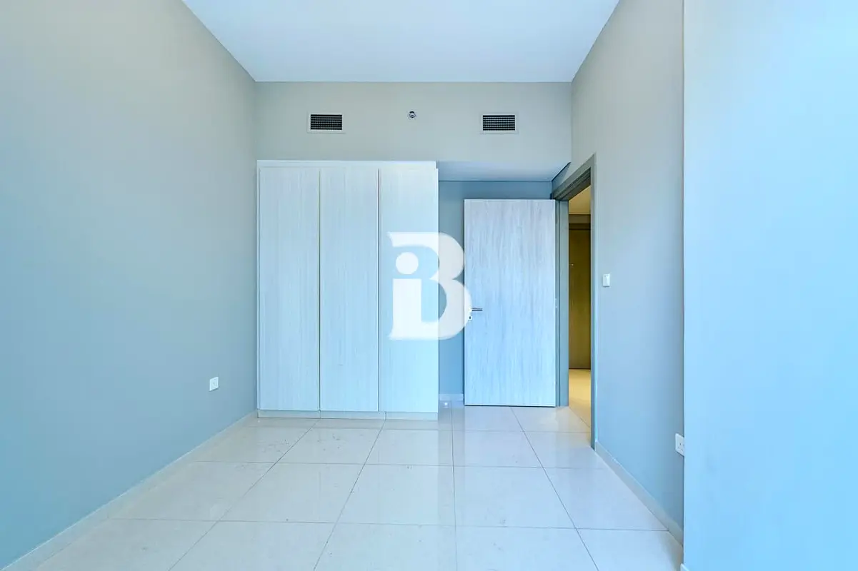 UNFURNISHED I BEST PRICE I PRIME LOCATION