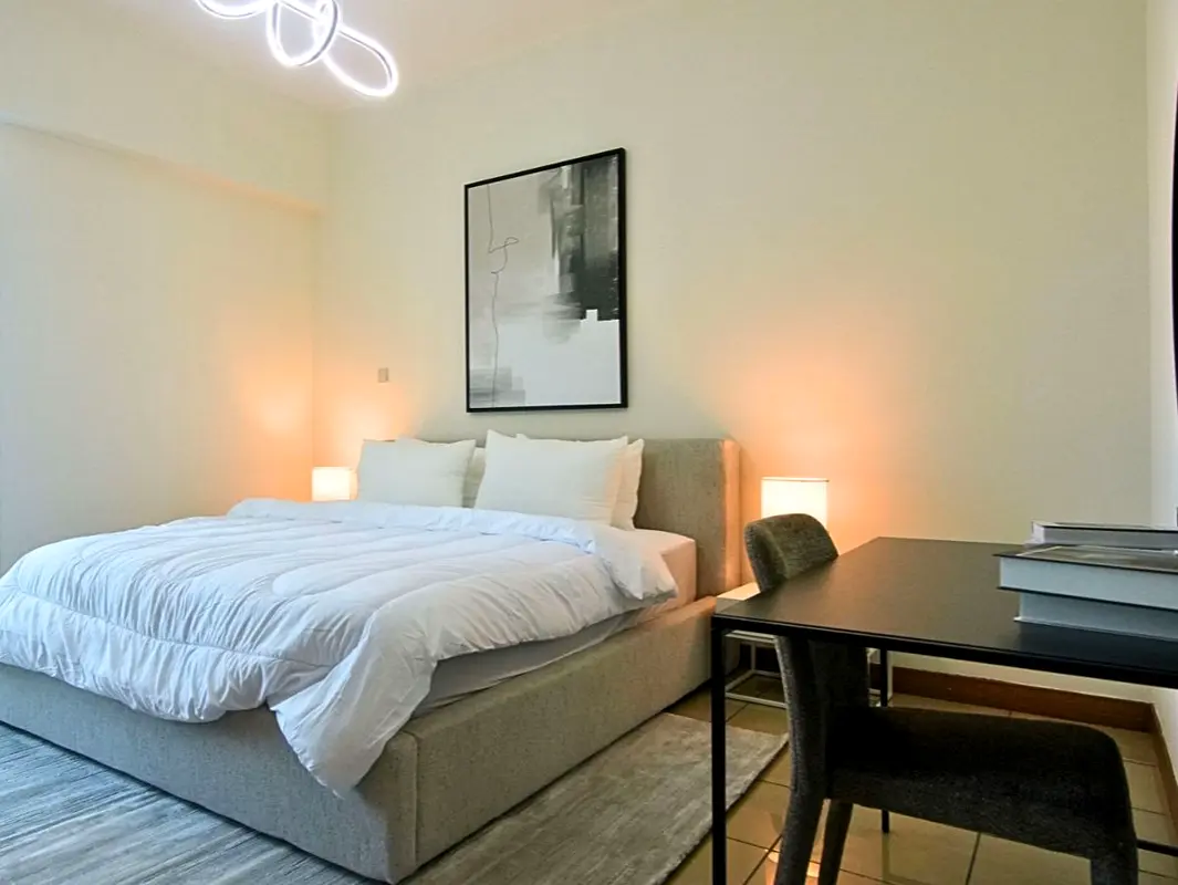 PARTIAL SEA VIEW | FURNISHED | EXPANSIVE LAYOUT