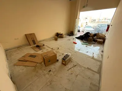 بموقع استراتيجي علي الطريق الرئيسي ومساحة كبيرة وسعر اقتصادي جدا