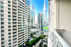 Large Layout | Dining Space | Burj View