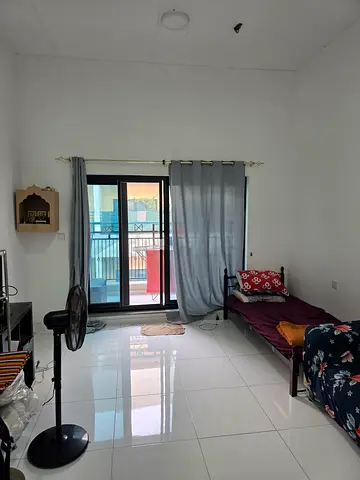 Studio flat for sharing