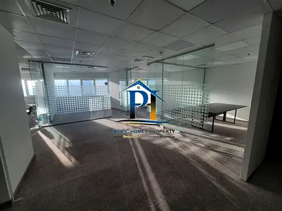 EXCILENT FINNISHING 1257 SQFT OPEN SPACE CHILLER FREE OFFICE AT PRIME LOCATION JUST IN 120K...