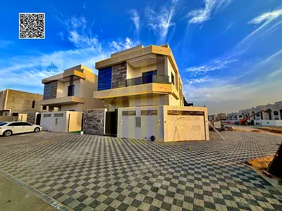 Luxury corner villa - two floors and a roof - 5 rooms - in a good location - close to all services