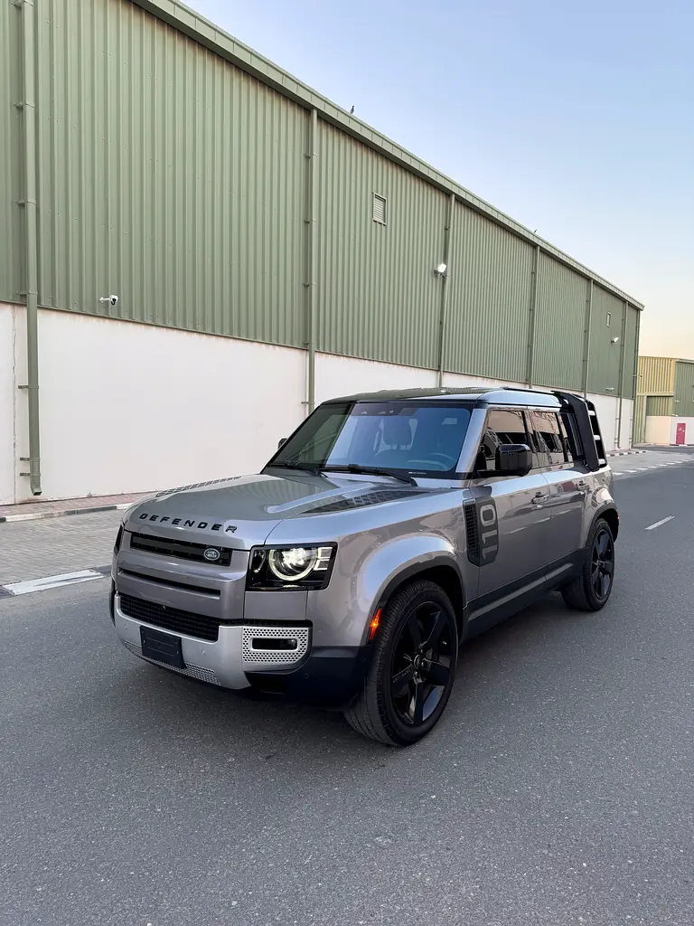Land Rover Defender 2021 — photo 1 of 13