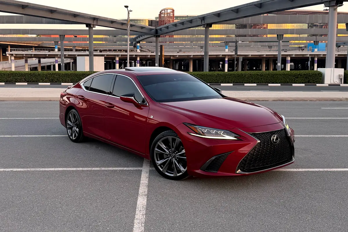 Lexus ES-Series 2020 — photo 1 of 19