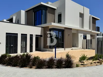 VASTU Townhouse | Big Plot | Corner